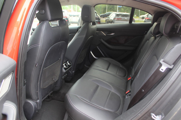 Jaguar I-PACE EV400 First Edition 90 kWh / Full option / Panoramadak / 360Camera / Head-up / Luchtvering / Leder / Meridian / Stuurverwarming