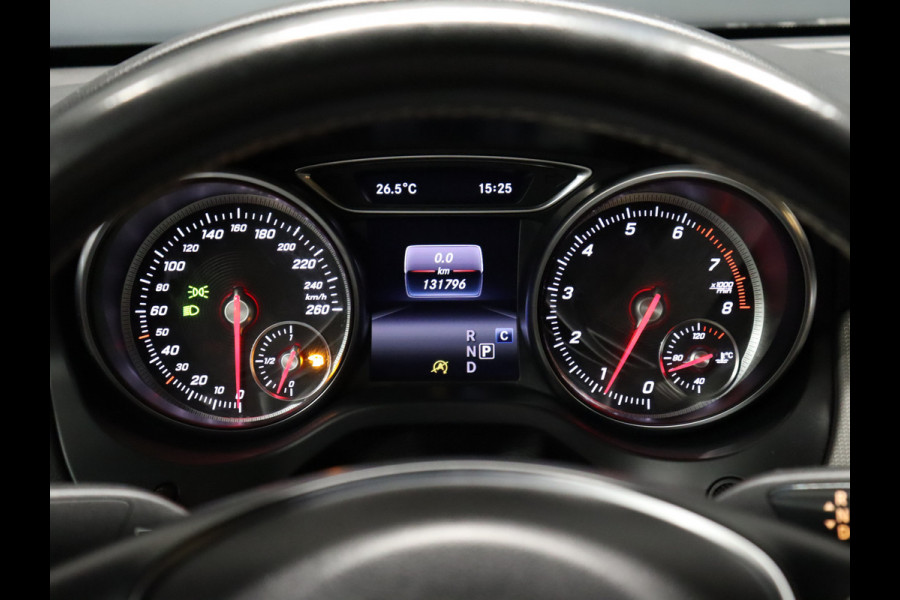 Mercedes-Benz CLA-Klasse 180 Sport [GROOT NAVIGATIE, ZWARTE HEMEL, STOELVERWARMING, PDC V+A, HALF LEDER, CRUISE CONTROL, AIRCO, NIEUWSTAAT]