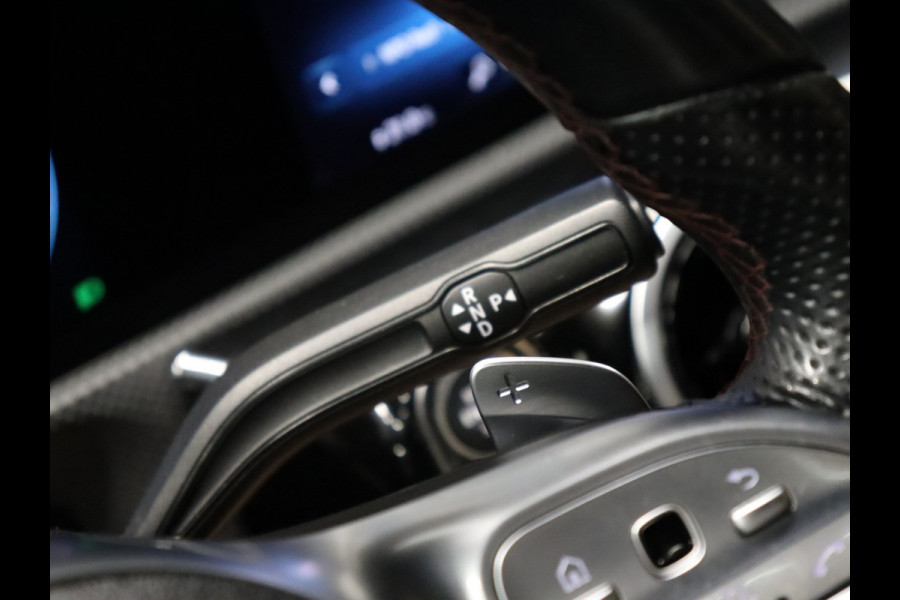 Mercedes-Benz A-Klasse 180 AMG Sport [SCHUIFKANTELDAK, APPLE CARPLAY, ANDROID, HALF LEDER, CAMERA, STOELVERWARMING, PDC V+A, CRUISE, NIEUWSTAAT]