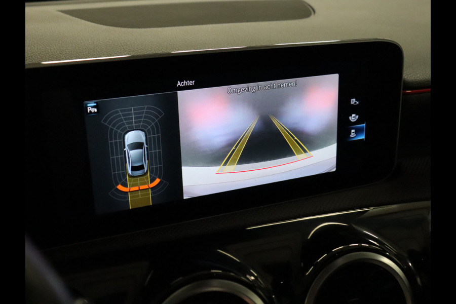 Mercedes-Benz A-Klasse 180 AMG Sport [SCHUIFKANTELDAK, APPLE CARPLAY, ANDROID, HALF LEDER, CAMERA, STOELVERWARMING, PDC V+A, CRUISE, NIEUWSTAAT]