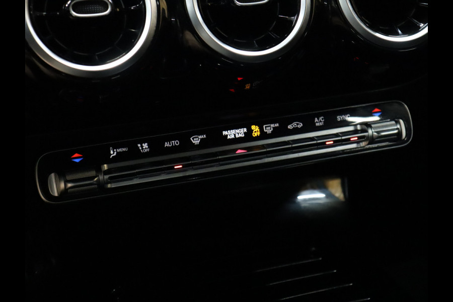 Mercedes-Benz A-Klasse 180 AMG Sport [SCHUIFKANTELDAK, APPLE CARPLAY, ANDROID, HALF LEDER, CAMERA, STOELVERWARMING, PDC V+A, CRUISE, NIEUWSTAAT]