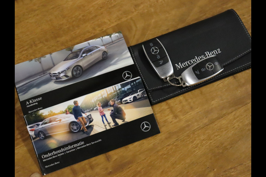 Mercedes-Benz A-Klasse 180 AMG Sport [SCHUIFKANTELDAK, APPLE CARPLAY, ANDROID, HALF LEDER, CAMERA, STOELVERWARMING, PDC V+A, CRUISE, NIEUWSTAAT]