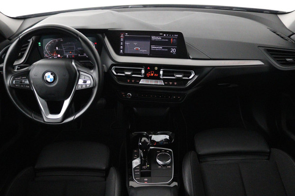 BMW 1-serie 118i Executive Edition (PARKEERSENSOREN, NAVIGATIE, CRUISE CONTROL, PARKEERSENSOREN, NL-AUTO)