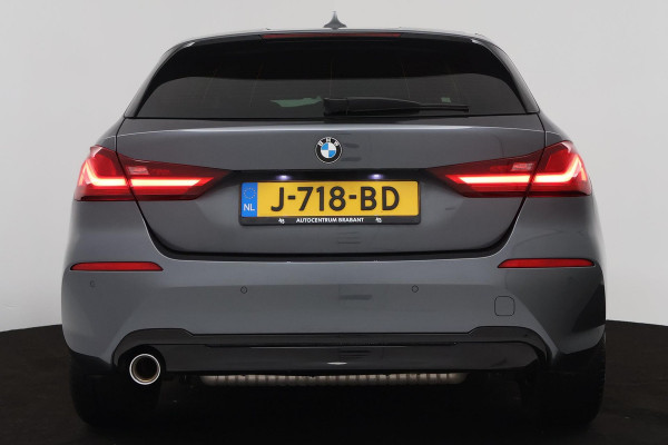 BMW 1-serie 118i Executive Edition (PARKEERSENSOREN, NAVIGATIE, CRUISE CONTROL, PARKEERSENSOREN, NL-AUTO)