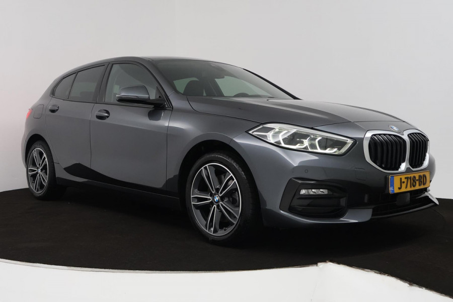 BMW 1-serie 118i Executive Edition (PARKEERSENSOREN, NAVIGATIE, CRUISE CONTROL, PARKEERSENSOREN, NL-AUTO)