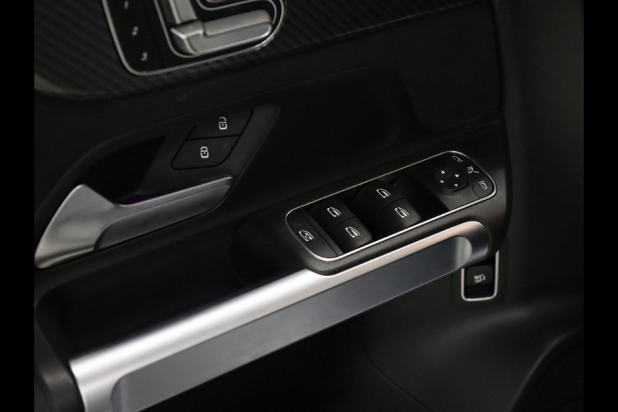 Mercedes-Benz Glb 200 AMG Sport [SCHUIFKANTELDAK, BURMESTER SOUND, APPLE CARPLAY, ANDROID, MEMORY SEATS, HALF LEDER, CAMERA, STOELVERWARMING, PDC V+A, CRUISE, NIEUWSTAAT]