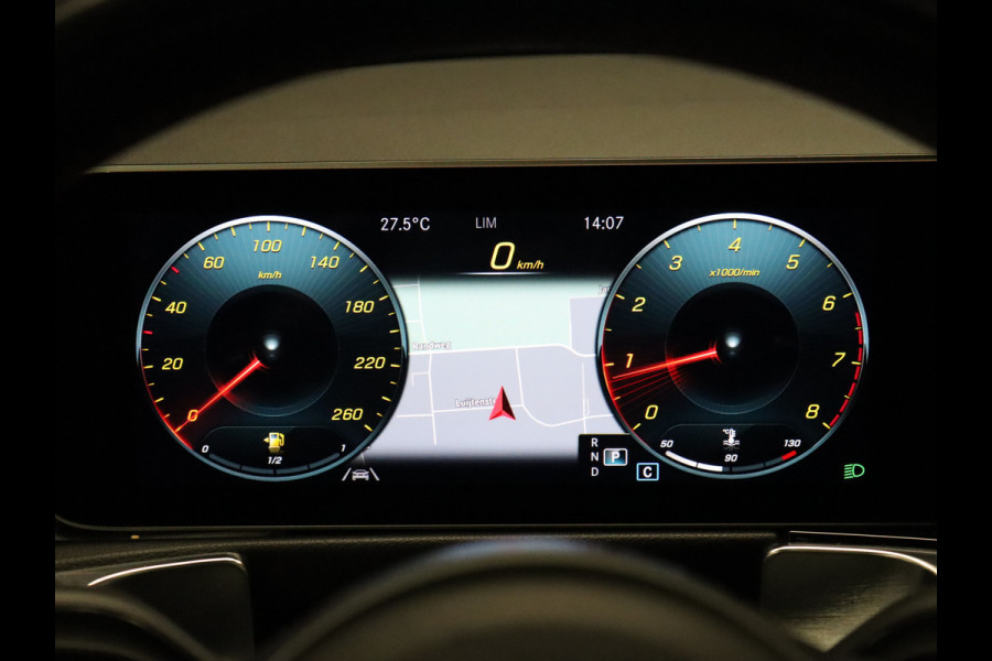 Mercedes-Benz Glb 200 AMG Sport [SCHUIFKANTELDAK, BURMESTER SOUND, APPLE CARPLAY, ANDROID, MEMORY SEATS, HALF LEDER, CAMERA, STOELVERWARMING, PDC V+A, CRUISE, NIEUWSTAAT]