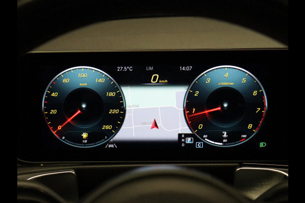 Mercedes-Benz Glb 200 AMG Sport [SCHUIFKANTELDAK, BURMESTER SOUND, APPLE CARPLAY, ANDROID, MEMORY SEATS, HALF LEDER, CAMERA, STOELVERWARMING, PDC V+A, CRUISE, NIEUWSTAAT]