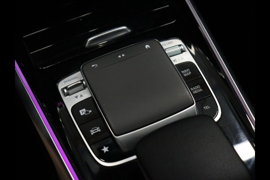 Mercedes-Benz Glb 200 AMG Sport [SCHUIFKANTELDAK, BURMESTER SOUND, APPLE CARPLAY, ANDROID, MEMORY SEATS, HALF LEDER, CAMERA, STOELVERWARMING, PDC V+A, CRUISE, NIEUWSTAAT]
