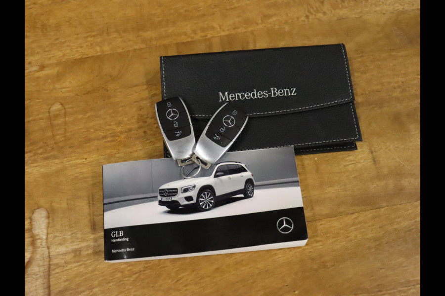 Mercedes-Benz Glb 200 AMG Sport [SCHUIFKANTELDAK, BURMESTER SOUND, APPLE CARPLAY, ANDROID, MEMORY SEATS, HALF LEDER, CAMERA, STOELVERWARMING, PDC V+A, CRUISE, NIEUWSTAAT]