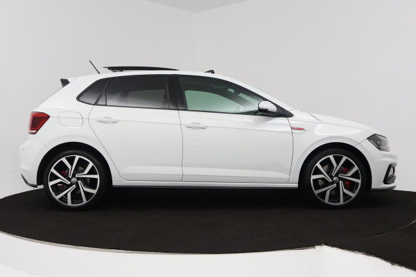 Volkswagen Polo 2.0 TSI GTI (PANORAMADAK, NL-AUTO, NAVIGATIE, ACHTERUITRIJCAMERA, AUTOMAAT, CRUISE ADAPTIEF, PARKEERSENSOREN)