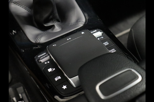 Mercedes-Benz A-Klasse 160 Business Solution [DIGITAL DASHBOARD, APPLE CARPLAY, ANDROID, CAMERA, PDC V+A, STOELVERWARMING, CRUISE, NIEUWSTAAT]