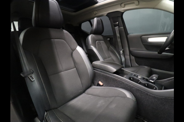Volvo XC40 1.5 T5 Twin Engine Momentum Pro [SCHUIFKANTELDAK, APPLE CARPLAY, ANDROID, HALF LEDER, STOELVERWARMING V+A, PDC ACHTER, CRUISE, NIEUWSTAAT]