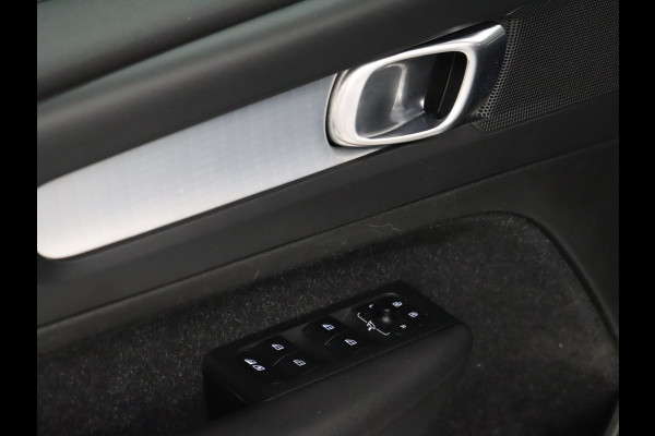 Volvo XC40 1.5 T5 Twin Engine Momentum Pro [SCHUIFKANTELDAK, APPLE CARPLAY, ANDROID, HALF LEDER, STOELVERWARMING V+A, PDC ACHTER, CRUISE, NIEUWSTAAT]