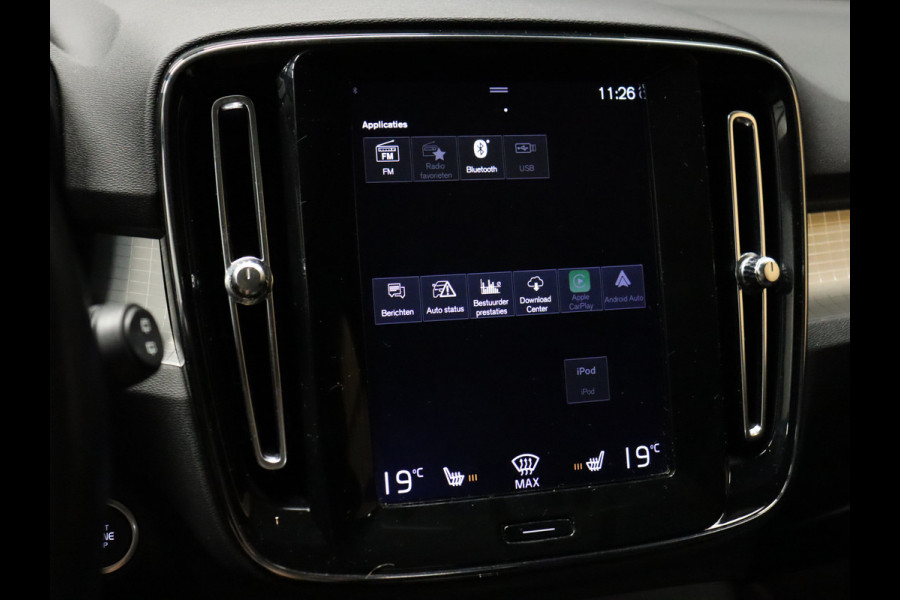 Volvo XC40 1.5 T5 Twin Engine Momentum Pro [SCHUIFKANTELDAK, APPLE CARPLAY, ANDROID, HALF LEDER, STOELVERWARMING V+A, PDC ACHTER, CRUISE, NIEUWSTAAT]