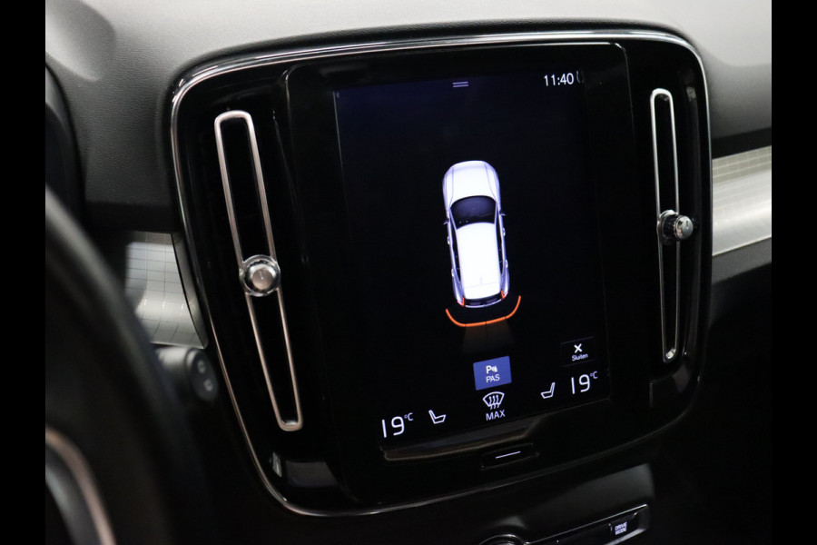 Volvo XC40 1.5 T5 Twin Engine Momentum Pro [SCHUIFKANTELDAK, APPLE CARPLAY, ANDROID, HALF LEDER, STOELVERWARMING V+A, PDC ACHTER, CRUISE, NIEUWSTAAT]