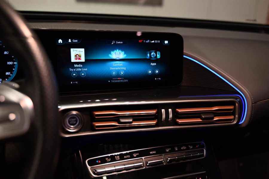 Mercedes-Benz EQC 400 4MATIC Premium Plus 80 kWh AMG - Memory - Distronic - Schuifdak - Keyless Entry - HUD - Ambiance Verlichting