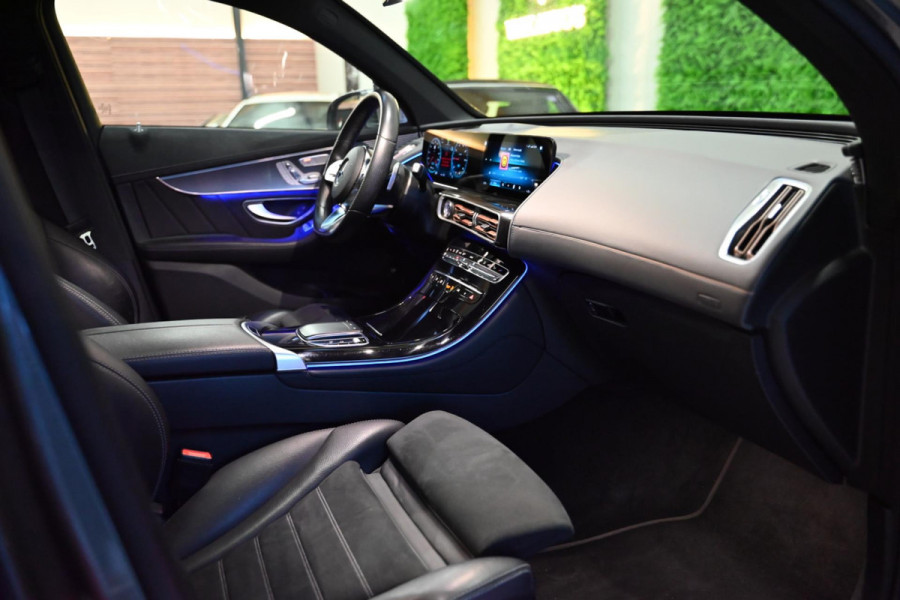 Mercedes-Benz EQC 400 4MATIC Premium Plus 80 kWh AMG - Memory - Distronic - Schuifdak - Keyless Entry - HUD - Ambiance Verlichting