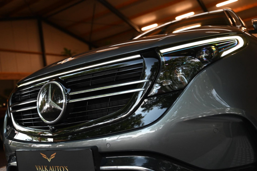Mercedes-Benz EQC 400 4MATIC Premium Plus 80 kWh AMG - Memory - Distronic - Schuifdak - Keyless Entry - HUD - Ambiance Verlichting
