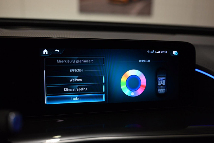 Mercedes-Benz EQC 400 4MATIC Premium Plus 80 kWh AMG - Memory - Distronic - Schuifdak - Keyless Entry - HUD - Ambiance Verlichting
