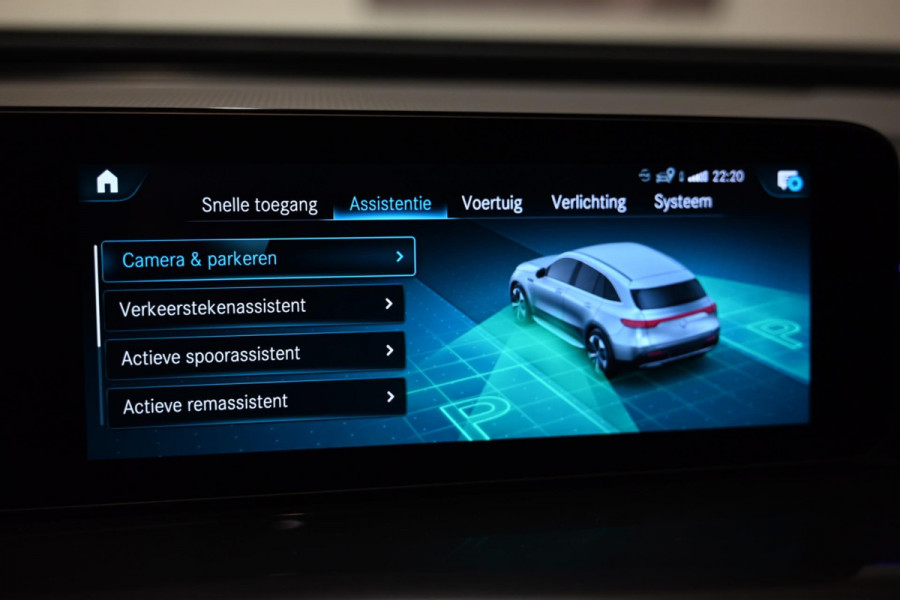 Mercedes-Benz EQC 400 4MATIC Premium Plus 80 kWh AMG - Memory - Distronic - Schuifdak - Keyless Entry - HUD - Ambiance Verlichting
