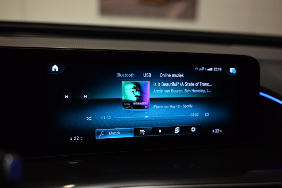 Mercedes-Benz EQC 400 4MATIC Premium Plus 80 kWh AMG - Memory - Distronic - Schuifdak - Keyless Entry - HUD - Ambiance Verlichting