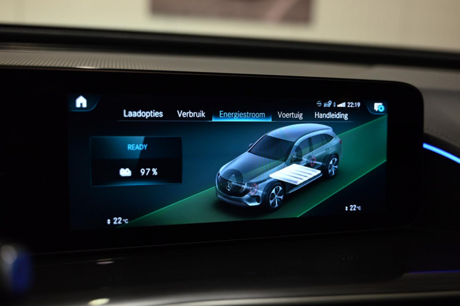 Mercedes-Benz EQC 400 4MATIC Premium Plus 80 kWh AMG - Memory - Distronic - Schuifdak - Keyless Entry - HUD - Ambiance Verlichting