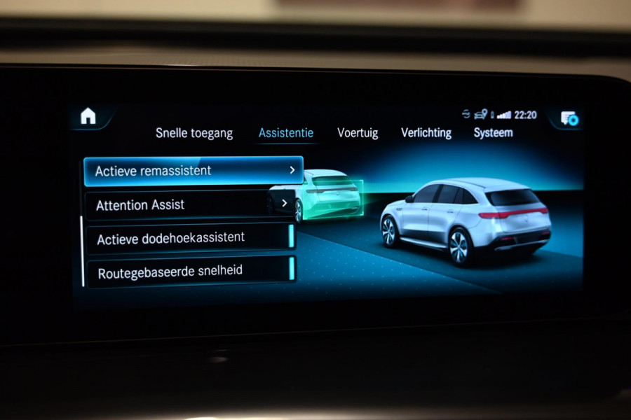 Mercedes-Benz EQC 400 4MATIC Premium Plus 80 kWh AMG - Memory - Distronic - Schuifdak - Keyless Entry - HUD - Ambiance Verlichting