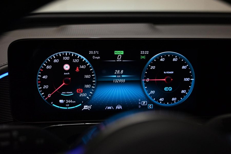 Mercedes-Benz EQC 400 4MATIC Premium Plus 80 kWh AMG - Memory - Distronic - Schuifdak - Keyless Entry - HUD - Ambiance Verlichting