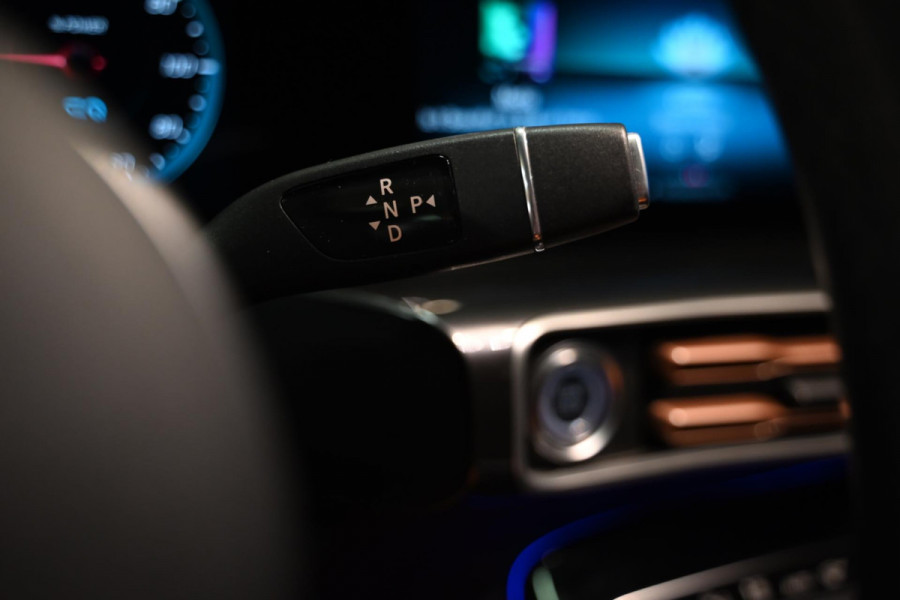 Mercedes-Benz EQC 400 4MATIC Premium Plus 80 kWh AMG - Memory - Distronic - Schuifdak - Keyless Entry - HUD - Ambiance Verlichting