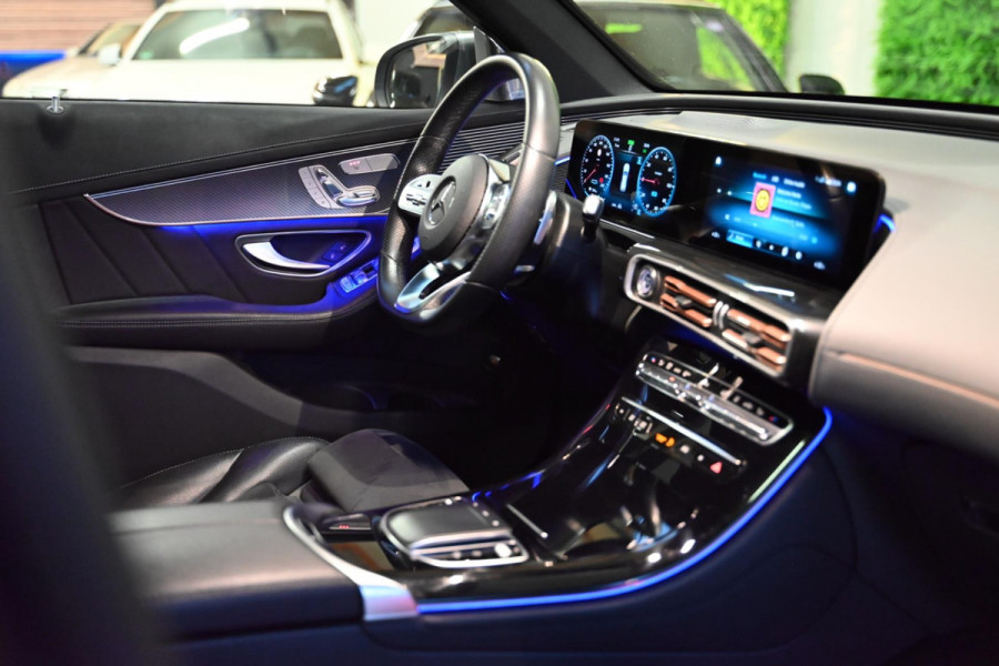 Mercedes-Benz EQC 400 4MATIC Premium Plus 80 kWh AMG - Memory - Distronic - Schuifdak - Keyless Entry - HUD - Ambiance Verlichting