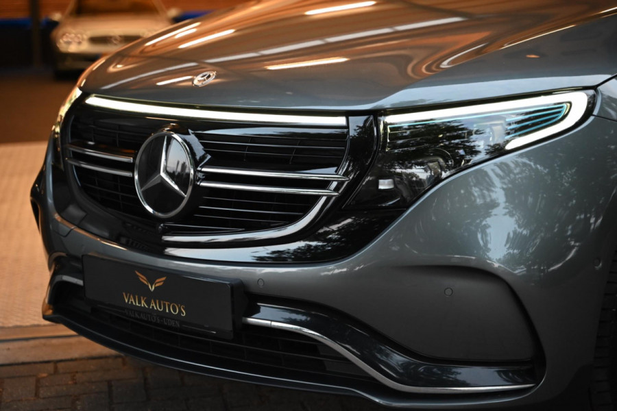 Mercedes-Benz EQC 400 4MATIC Premium Plus 80 kWh AMG - Memory - Distronic - Schuifdak - Keyless Entry - HUD - Ambiance Verlichting
