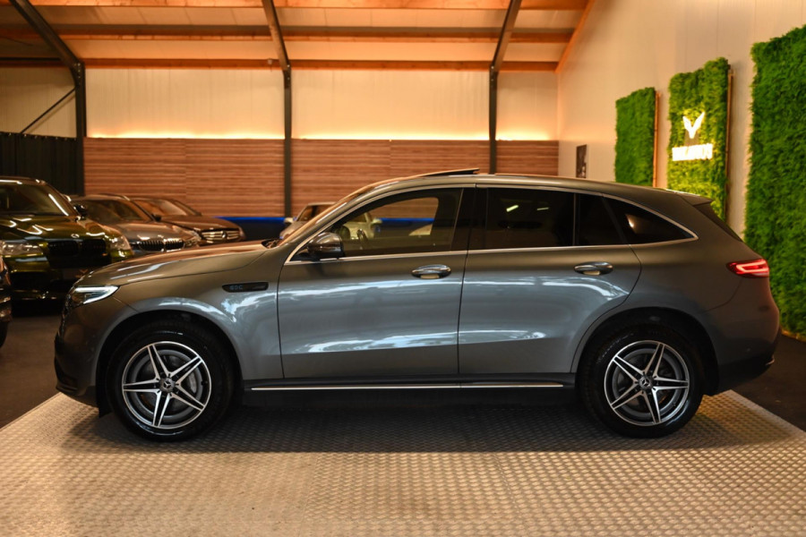 Mercedes-Benz EQC 400 4MATIC Premium Plus 80 kWh AMG - Memory - Distronic - Schuifdak - Keyless Entry - HUD - Ambiance Verlichting