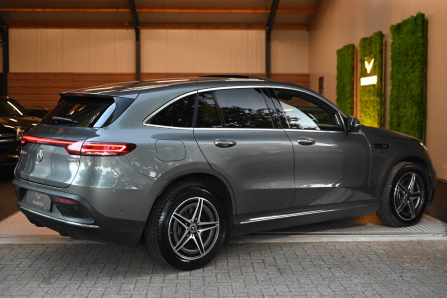 Mercedes-Benz EQC 400 4MATIC Premium Plus 80 kWh AMG - Memory - Distronic - Schuifdak - Keyless Entry - HUD - Ambiance Verlichting