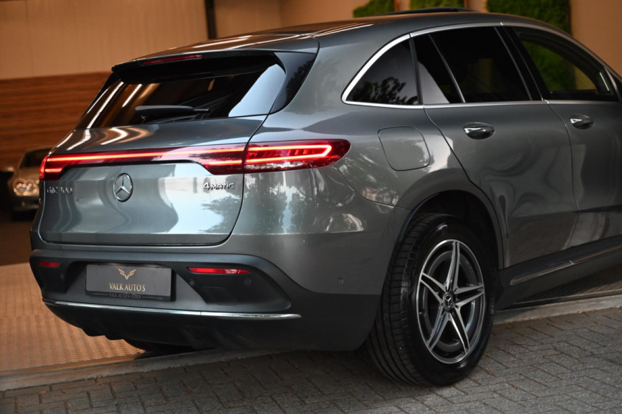 Mercedes-Benz EQC 400 4MATIC Premium Plus 80 kWh AMG - Memory - Distronic - Schuifdak - Keyless Entry - HUD - Ambiance Verlichting