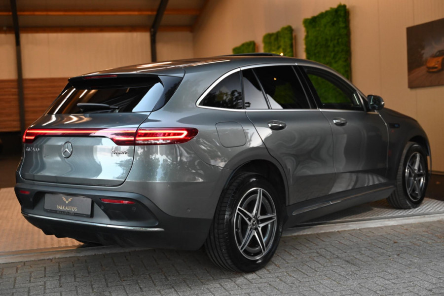Mercedes-Benz EQC 400 4MATIC Premium Plus 80 kWh AMG - Memory - Distronic - Schuifdak - Keyless Entry - HUD - Ambiance Verlichting