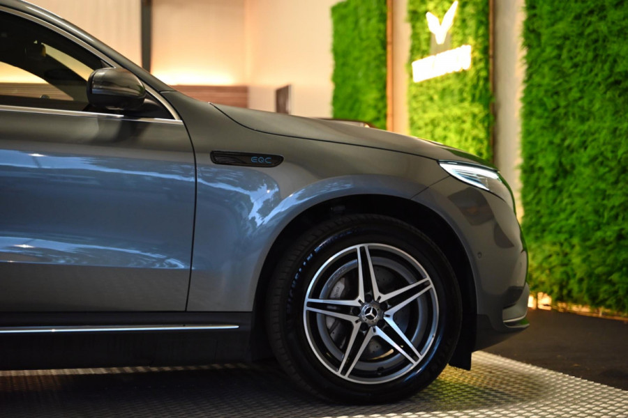 Mercedes-Benz EQC 400 4MATIC Premium Plus 80 kWh AMG - Memory - Distronic - Schuifdak - Keyless Entry - HUD - Ambiance Verlichting