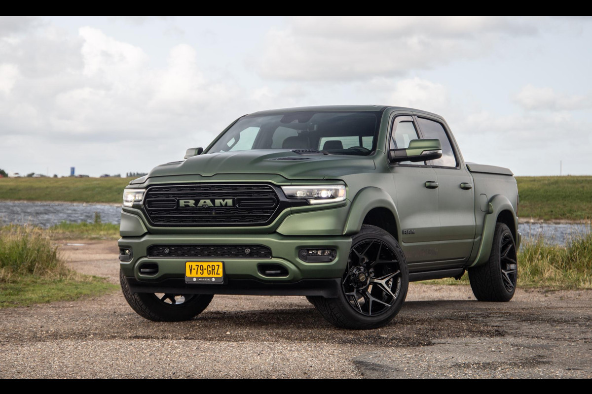Dodge Ram 1500 5.7 V8 4x4 Crew Cab Limited BPM VRIJ / ALL IN PRIJS / PANO / KLEP / WIDE BODY / GARANTIE Dodge Ram 1500 5.7 V8 4x4 Crew Cab Limited BPM VRIJ / ALL IN PRIJS / PANO / KLEP / WIDE BODY / GARANTIE