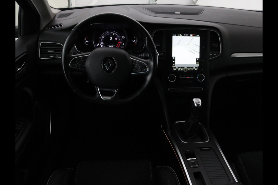 Renault Mégane 1.3 TCe Bose | Trekhaak | Carplay | Climate control | Navigatie | Dodehoek detectie | Park Assist | Cruise control