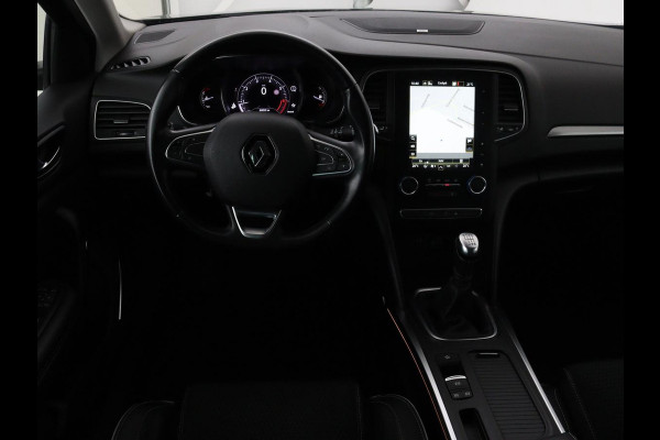 Renault Mégane 1.3 TCe Bose | Trekhaak | Carplay | Climate control | Navigatie | Dodehoek detectie | Park Assist | Cruise control