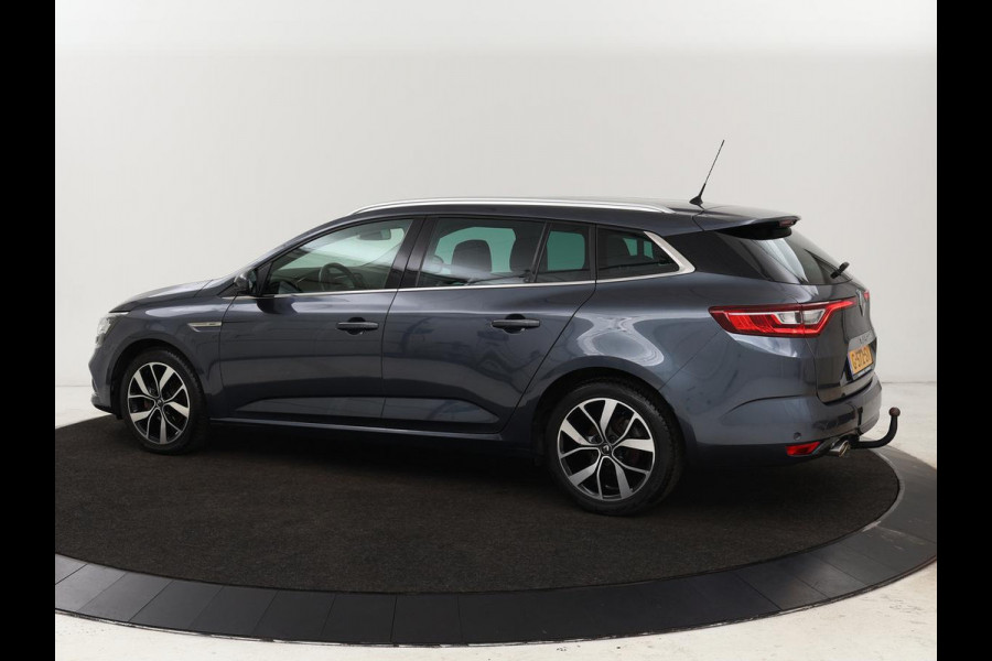 Renault Mégane 1.3 TCe Bose | Trekhaak | Carplay | Climate control | Navigatie | Dodehoek detectie | Park Assist | Cruise control