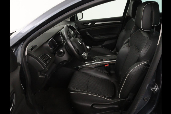 Renault Mégane 1.3 TCe Bose | Trekhaak | Carplay | Climate control | Navigatie | Dodehoek detectie | Park Assist | Cruise control