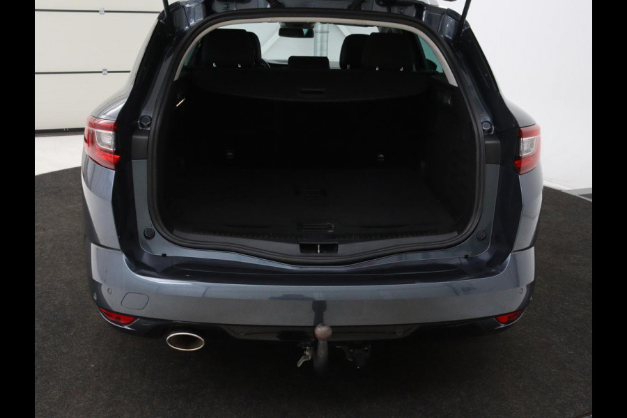 Renault Mégane 1.3 TCe Bose | Trekhaak | Carplay | Climate control | Navigatie | Dodehoek detectie | Park Assist | Cruise control