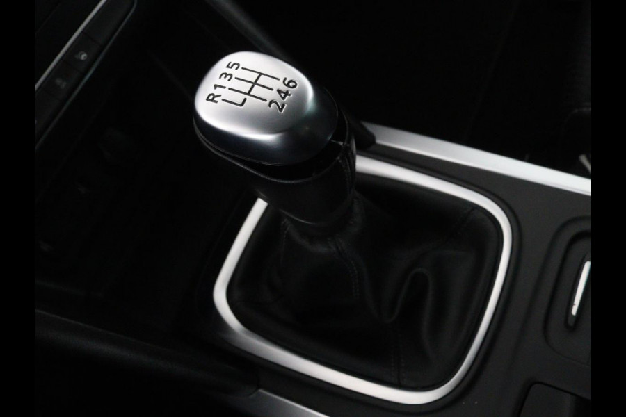 Renault Mégane 1.3 TCe Bose | Trekhaak | Carplay | Climate control | Navigatie | Dodehoek detectie | Park Assist | Cruise control