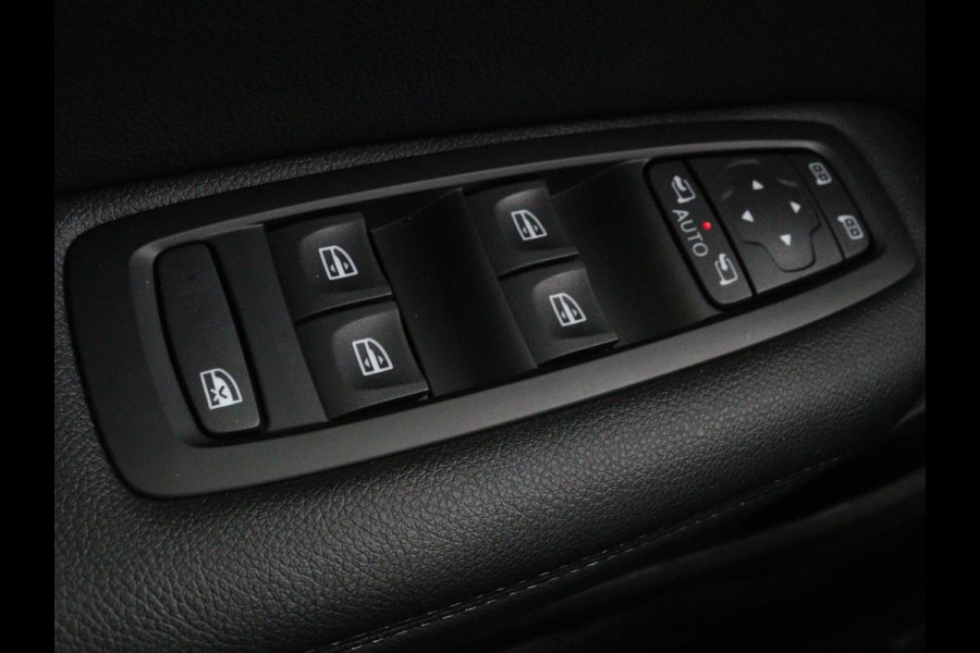 Renault Mégane 1.3 TCe Bose | Trekhaak | Carplay | Climate control | Navigatie | Dodehoek detectie | Park Assist | Cruise control