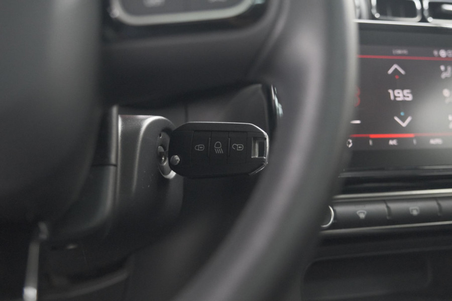 Citroën C3 PureTech 110 EAT6 Feel Edition | Panoramadak | Apple Carplay | Parkeersensoren | 16 Inch Lichtmetalen Velgen