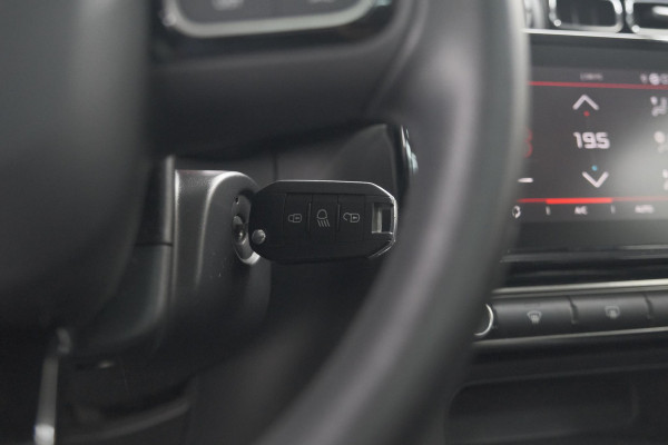 Citroën C3 PureTech 110 EAT6 Feel Edition | Panoramadak | Apple Carplay | Parkeersensoren | 16 Inch Lichtmetalen Velgen