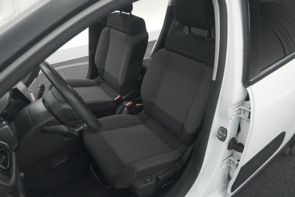 Citroën C3 PureTech 110 EAT6 Feel Edition | Panoramadak | Apple Carplay | Parkeersensoren | 16 Inch Lichtmetalen Velgen