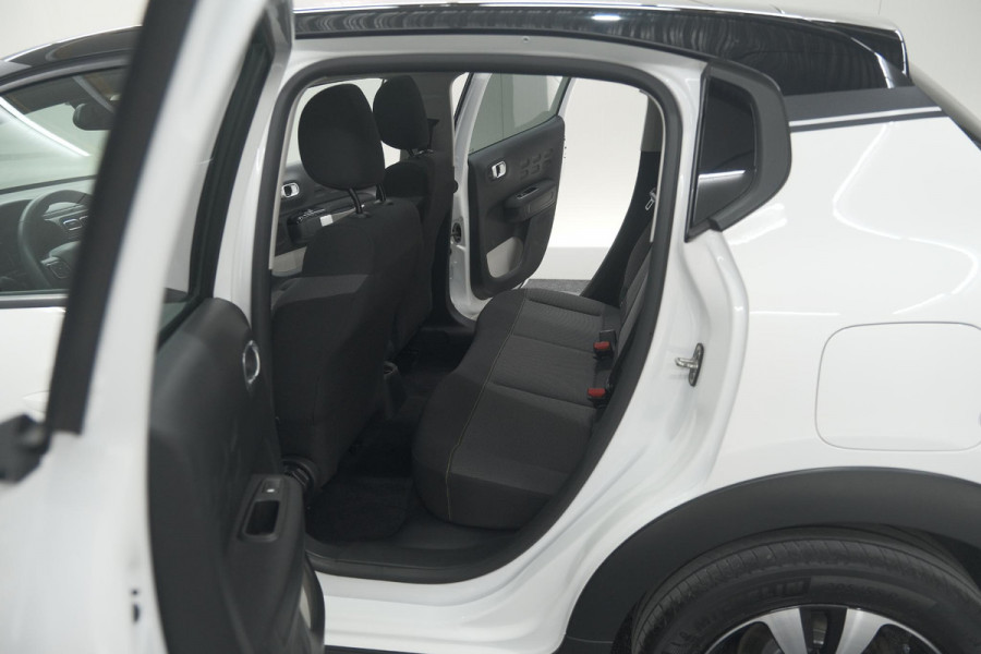 Citroën C3 PureTech 110 EAT6 Feel Edition | Panoramadak | Apple Carplay | Parkeersensoren | 16 Inch Lichtmetalen Velgen