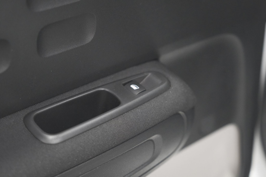 Citroën C3 PureTech 110 EAT6 Feel Edition | Panoramadak | Apple Carplay | Parkeersensoren | 16 Inch Lichtmetalen Velgen